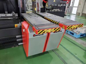 Japon tianta AMADA-HG1303 Machine de pliage CNC Japon tianta AMADA-HG1303 Machine de pliage CNC